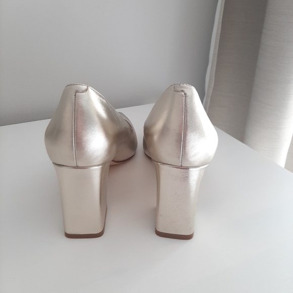 New Marc Fisher Gold Zala Heels 11 - Picture 4 of 15